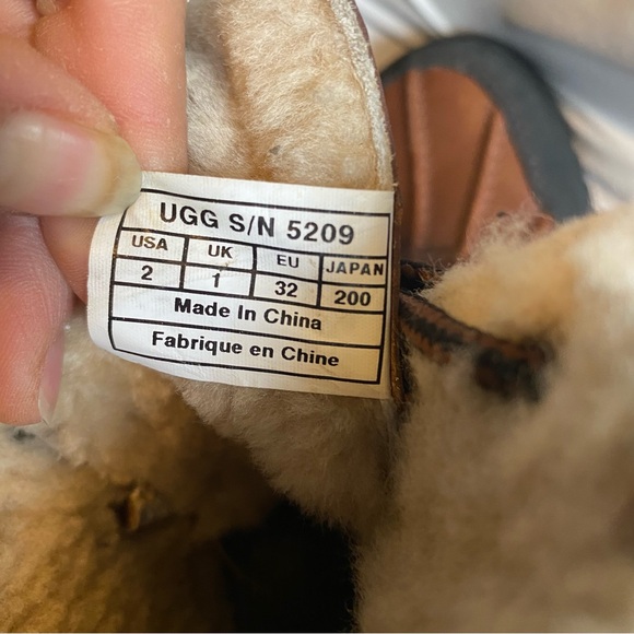 UGG Boys Brown and Black Winter‎ Boots, Boys Waterproof Boots Size 2 - Picture 11 of 12